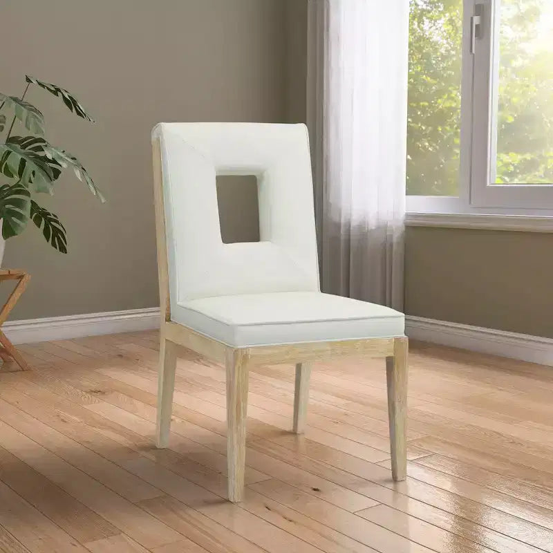 Meridian Furniture, Sedia laterale Gwendolyn in pelle vegana, set da 2