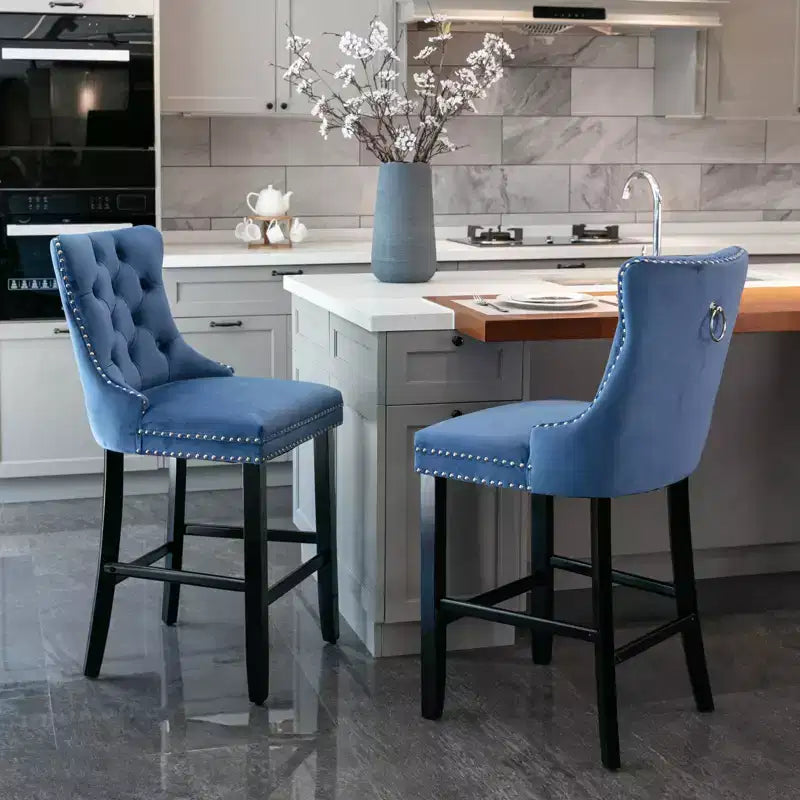 CLIHOME Set di 2 Sgabelli da Bar, Sgabelli da Bar Contemporanei Rivestiti in Velluto con Decorazione Capitonnè e Gambe in Legno