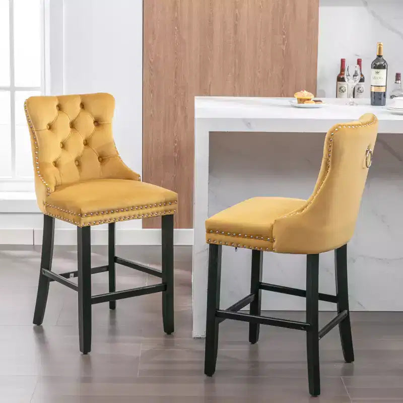 CLIHOME Set di 2 Sgabelli da Bar, Sgabelli da Bar Contemporanei Rivestiti in Velluto con Decorazione Capitonnè e Gambe in Legno
