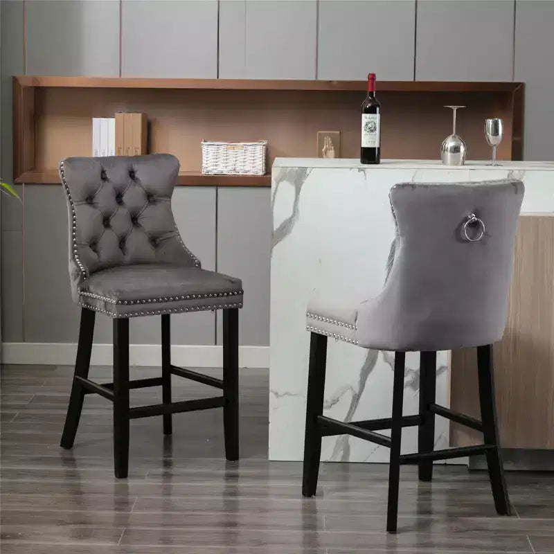 CLIHOME Set di 2 Sgabelli da Bar, Sgabelli da Bar Contemporanei Rivestiti in Velluto con Decorazione Capitonnè e Gambe in Legno