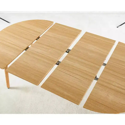 Tavolo da pranzo ovale allungabile moderno Okak in legno con robuste gambe in metallo, tavolo da cucina minimalista per sala da pranzo, pasti in famiglia