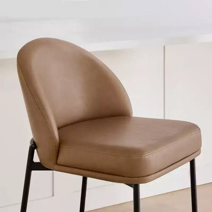 Sgabello da bancone Spruce&Spring con schienale ad arco e gambe in metallo