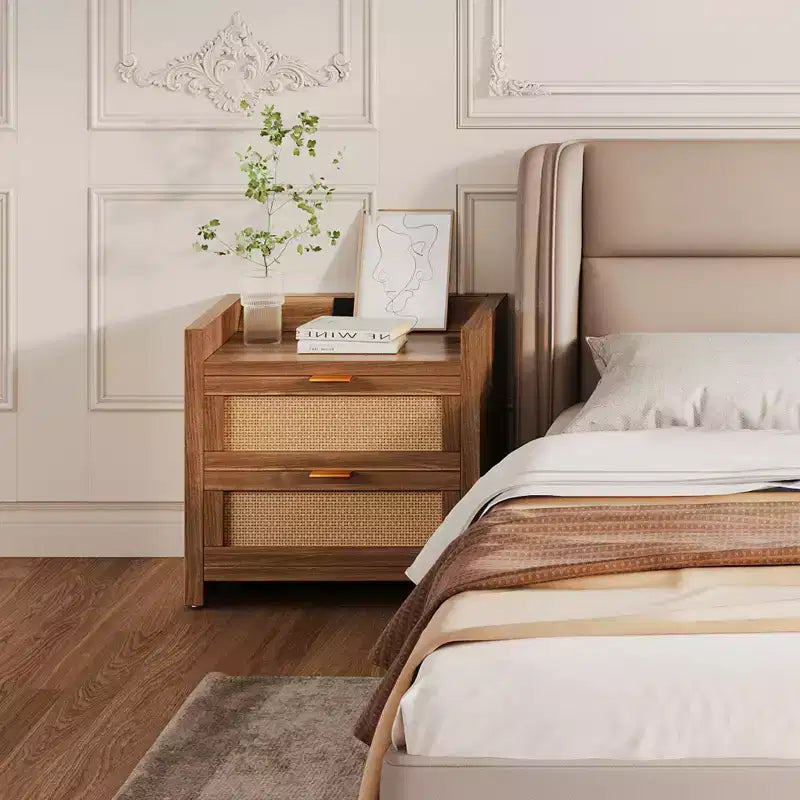 Set di 2 Comodini in Rattan con Stazione di Ricarica, Tavolini da Notte Moderni Boho con 2 Cassetti, Comodini per Camera da Letto, Studio e Soggiorno