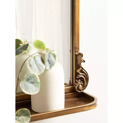 Kate & Laurel All Things Decor Specchio ad arco tradizionale Arendahl 33x26 con ripiano